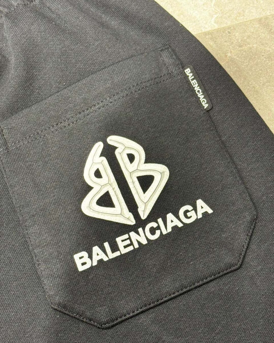 Шорты Balenciaga — изображение 9