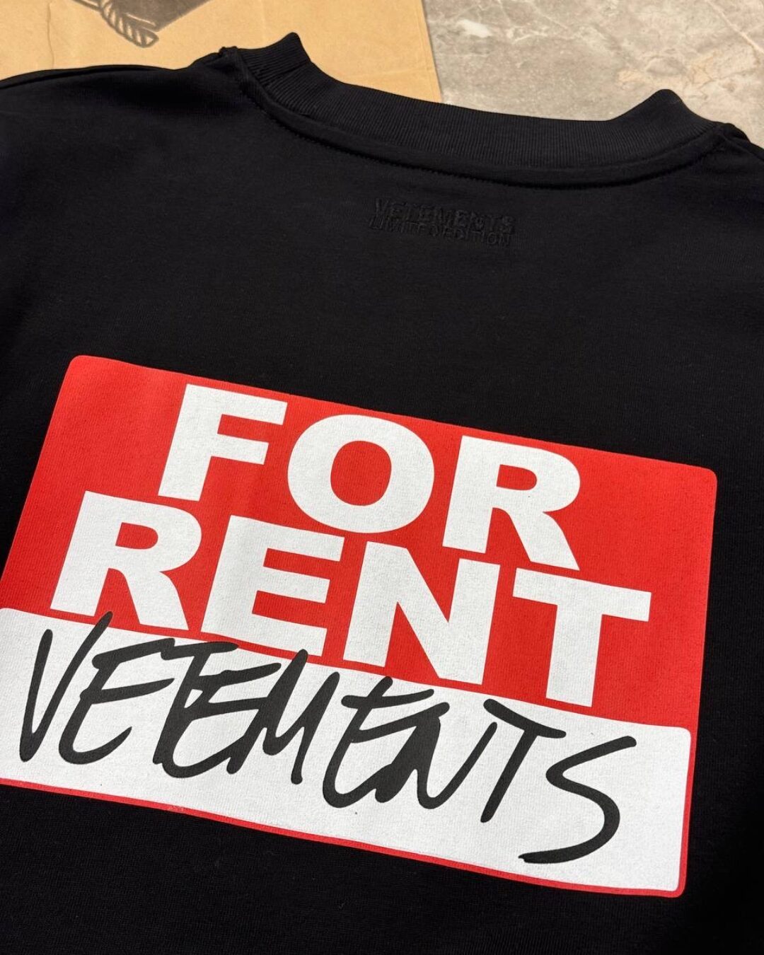 Футболка Vetements For Rent — изображение 8