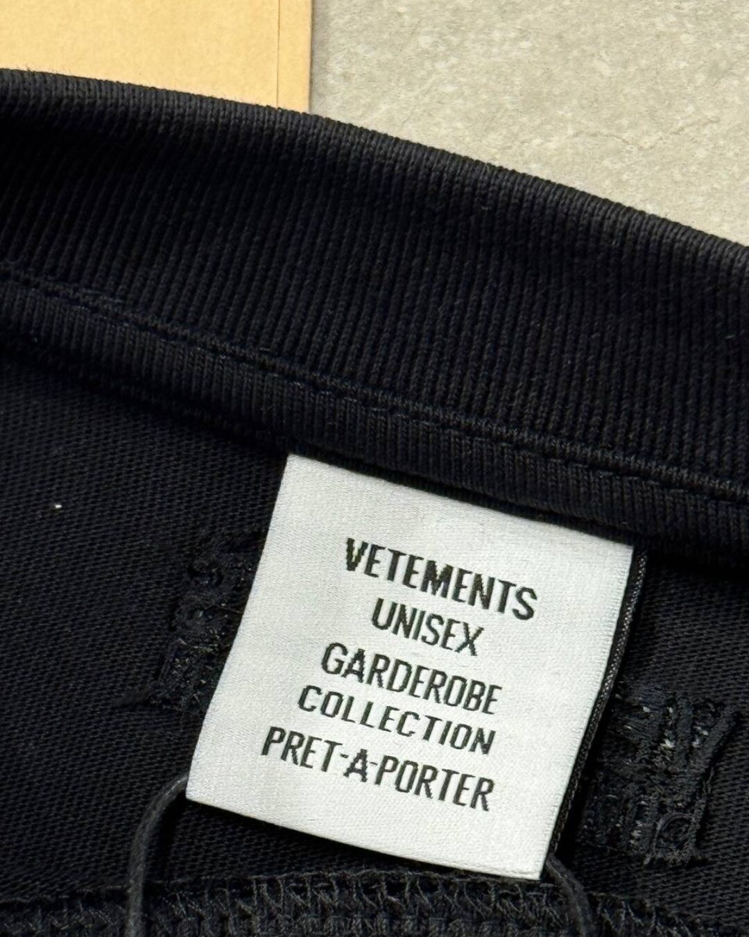 Футболка Vetements For Rent — изображение 5