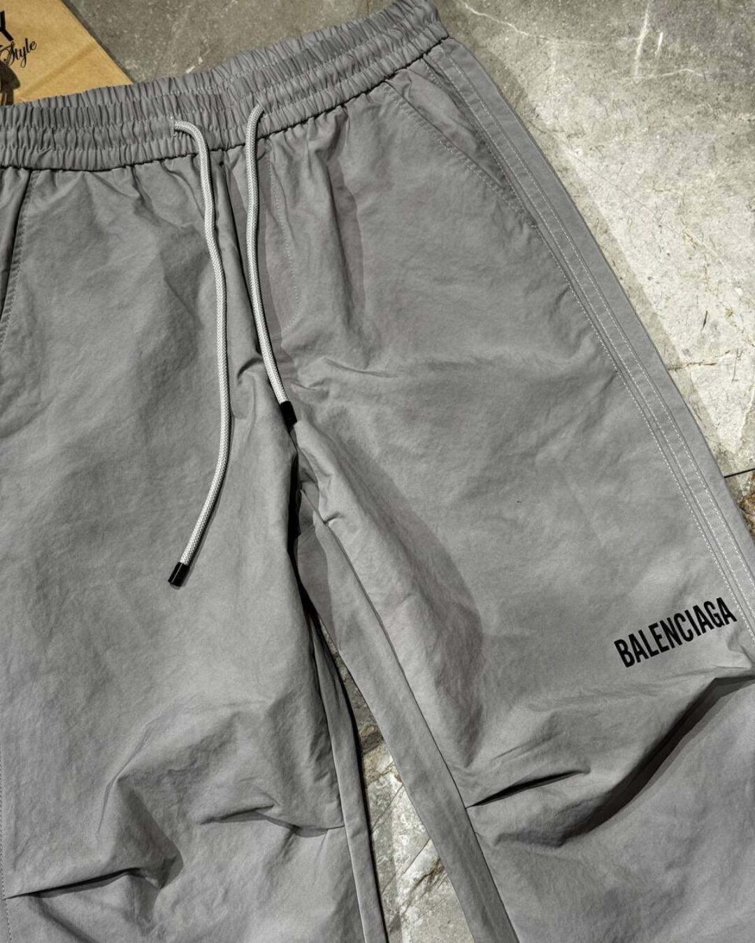 Штаны Balenciaga — изображение 4