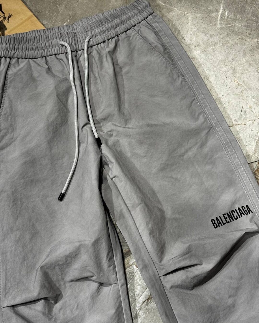Штаны Balenciaga — изображение 3