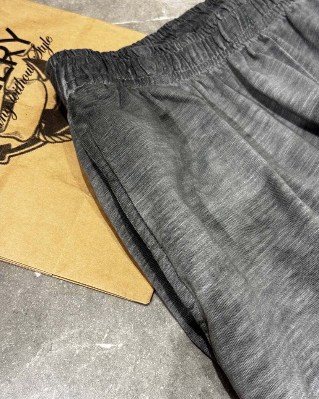 Штаны Maison Mihara — изображение 5