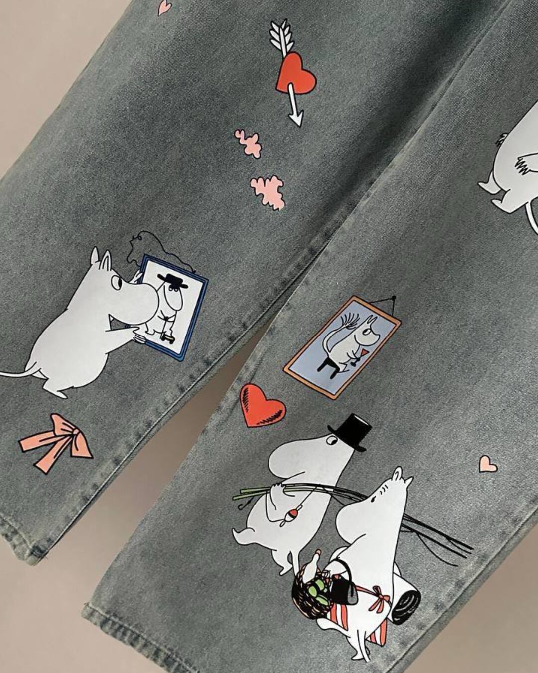 Джинсы Acne x Moomin — изображение 6