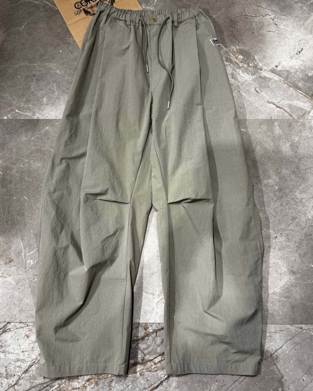 Штаны Maison Mihara — изображение 2