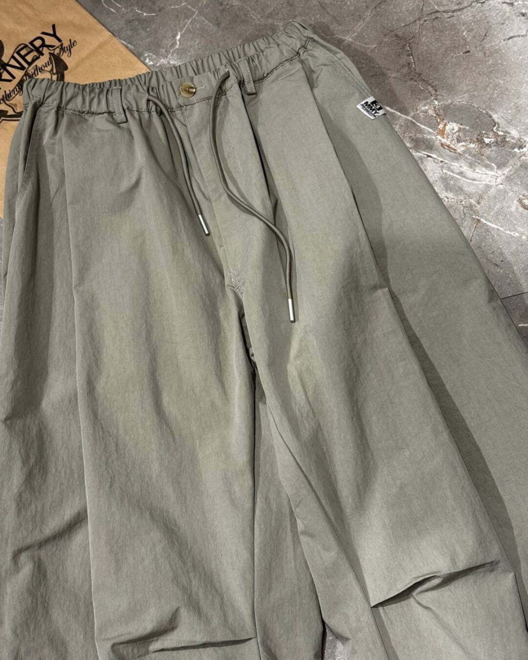 Штаны Maison Mihara — изображение 4