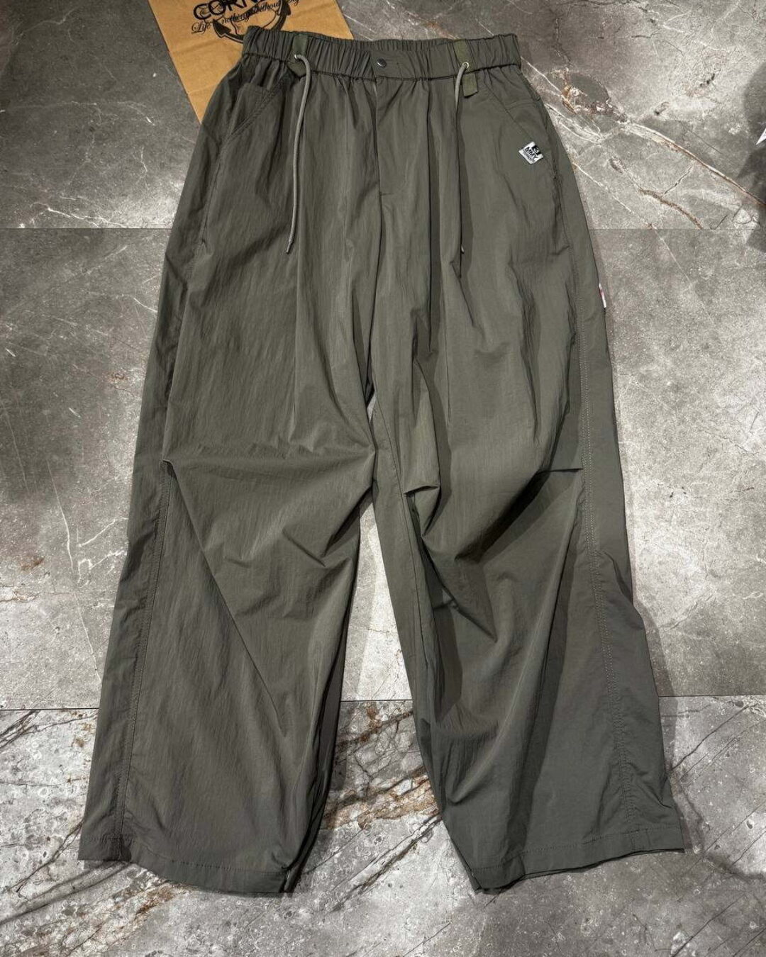 Штаны Maison Mihara — изображение 2