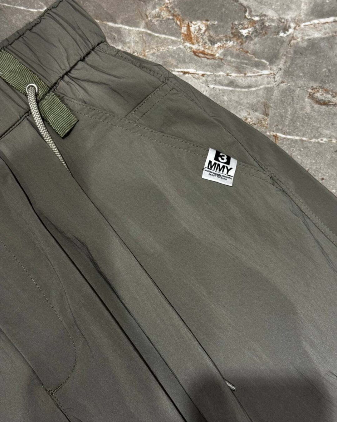 Штаны Maison Mihara — изображение 5