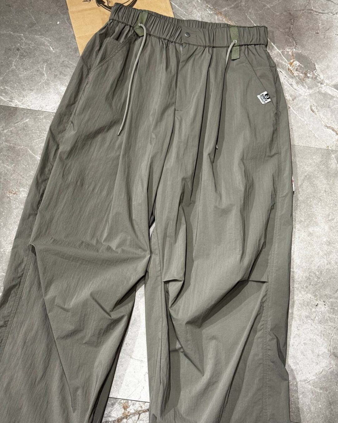 Штаны Maison Mihara — изображение 6