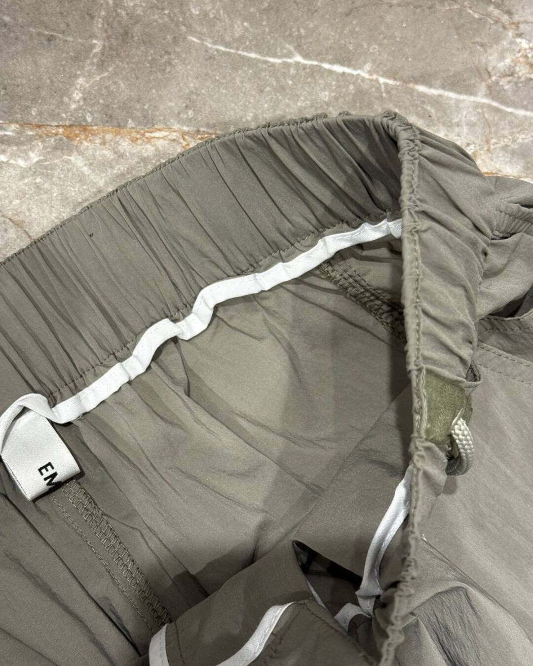 Штаны Maison Mihara — изображение 8