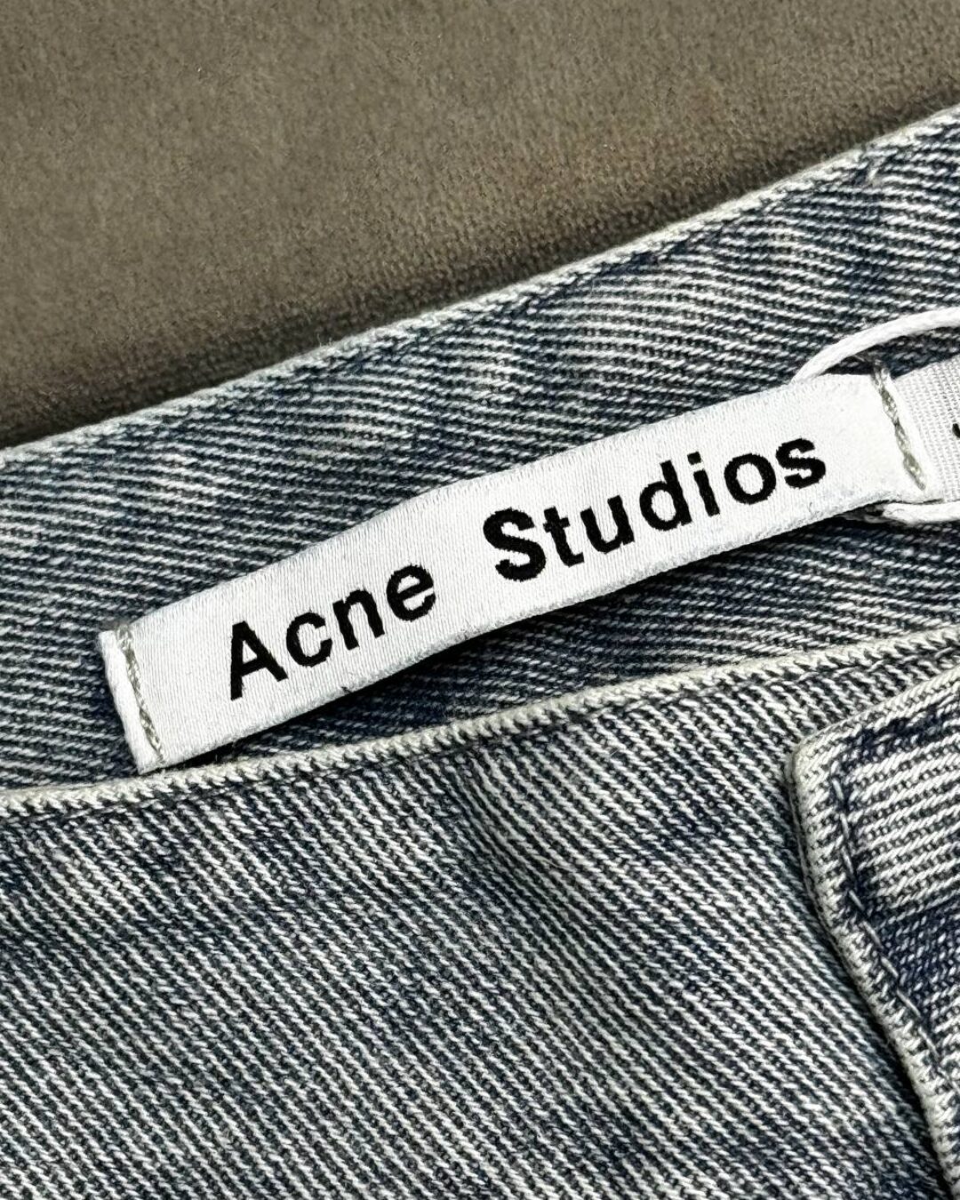 Джинсы Acne x Moomin — изображение 8
