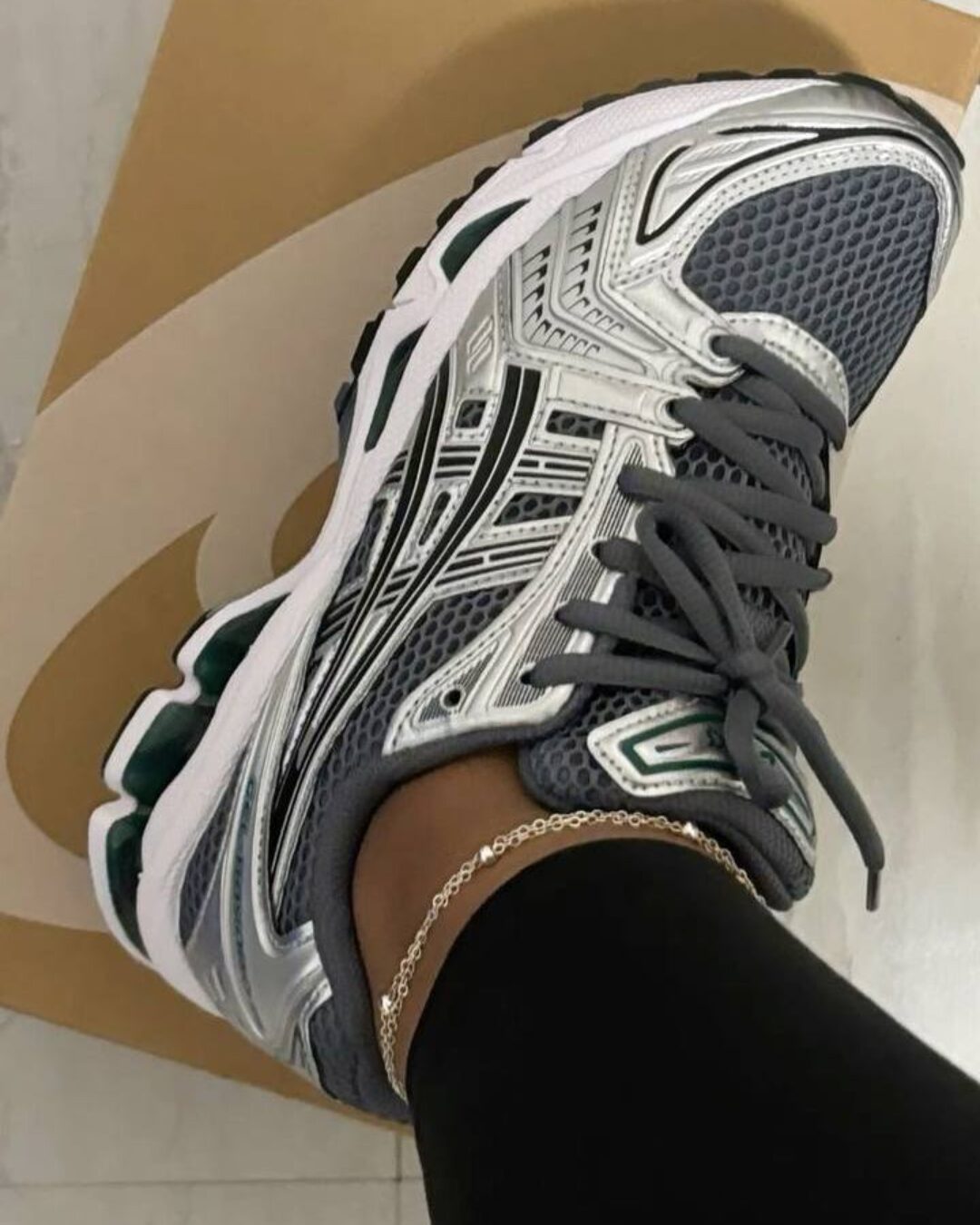 Кроссовки Asics