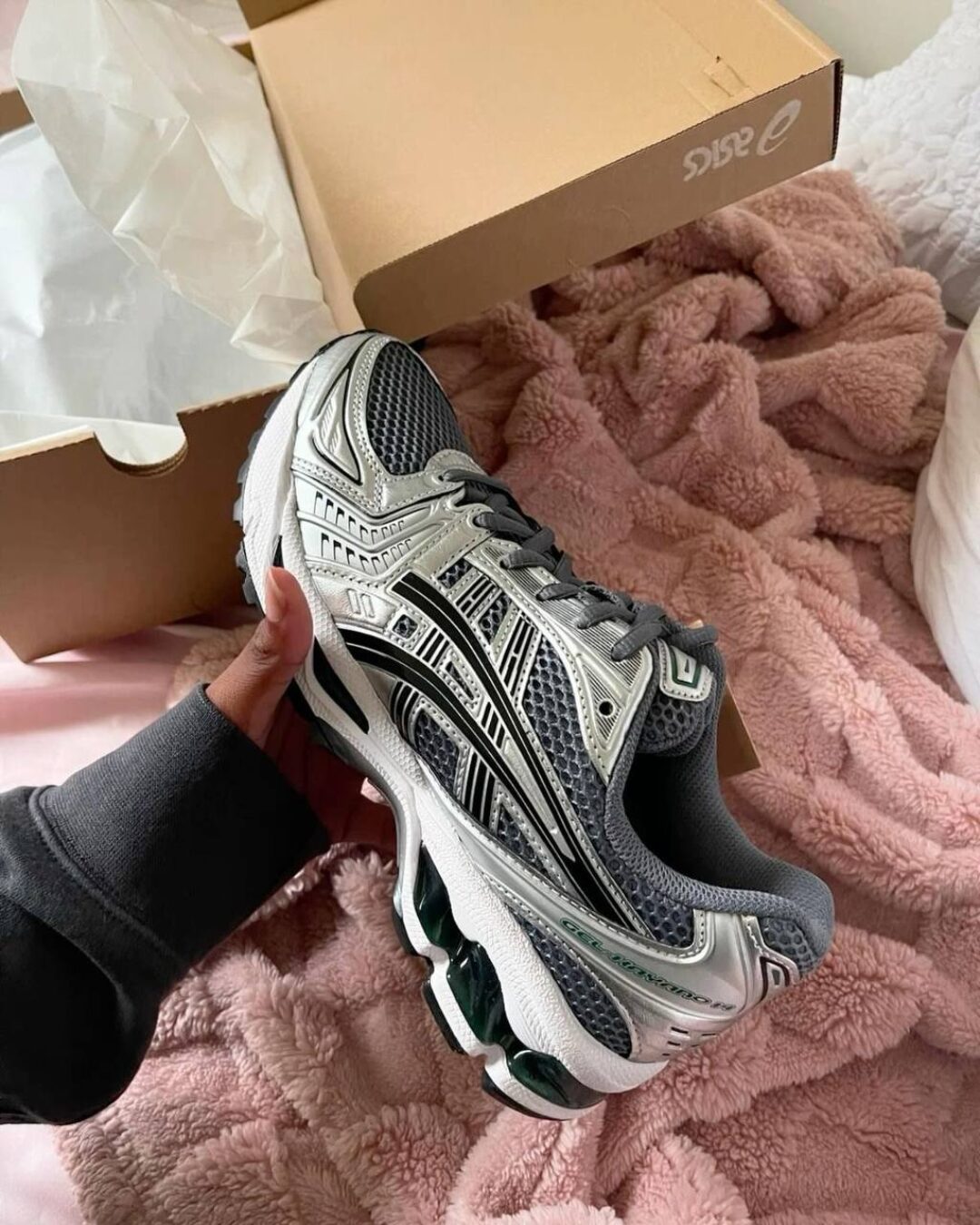 Кроссовки Asics — изображение 2