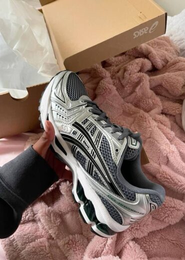 Кроссовки Asics
