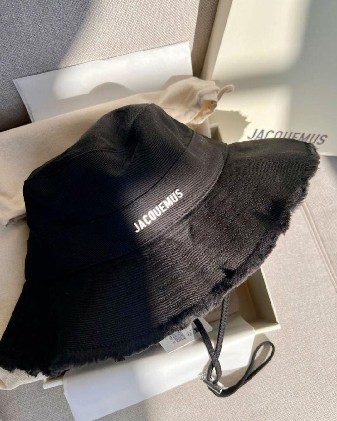 Панама Jacquemus