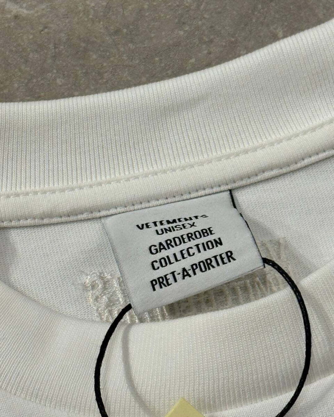 Футболка Vetements For Rent — изображение 5