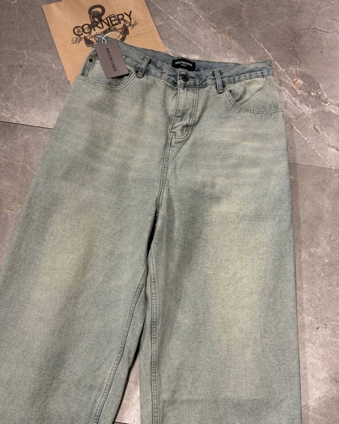 Джинсы Balenciaga — изображение 3