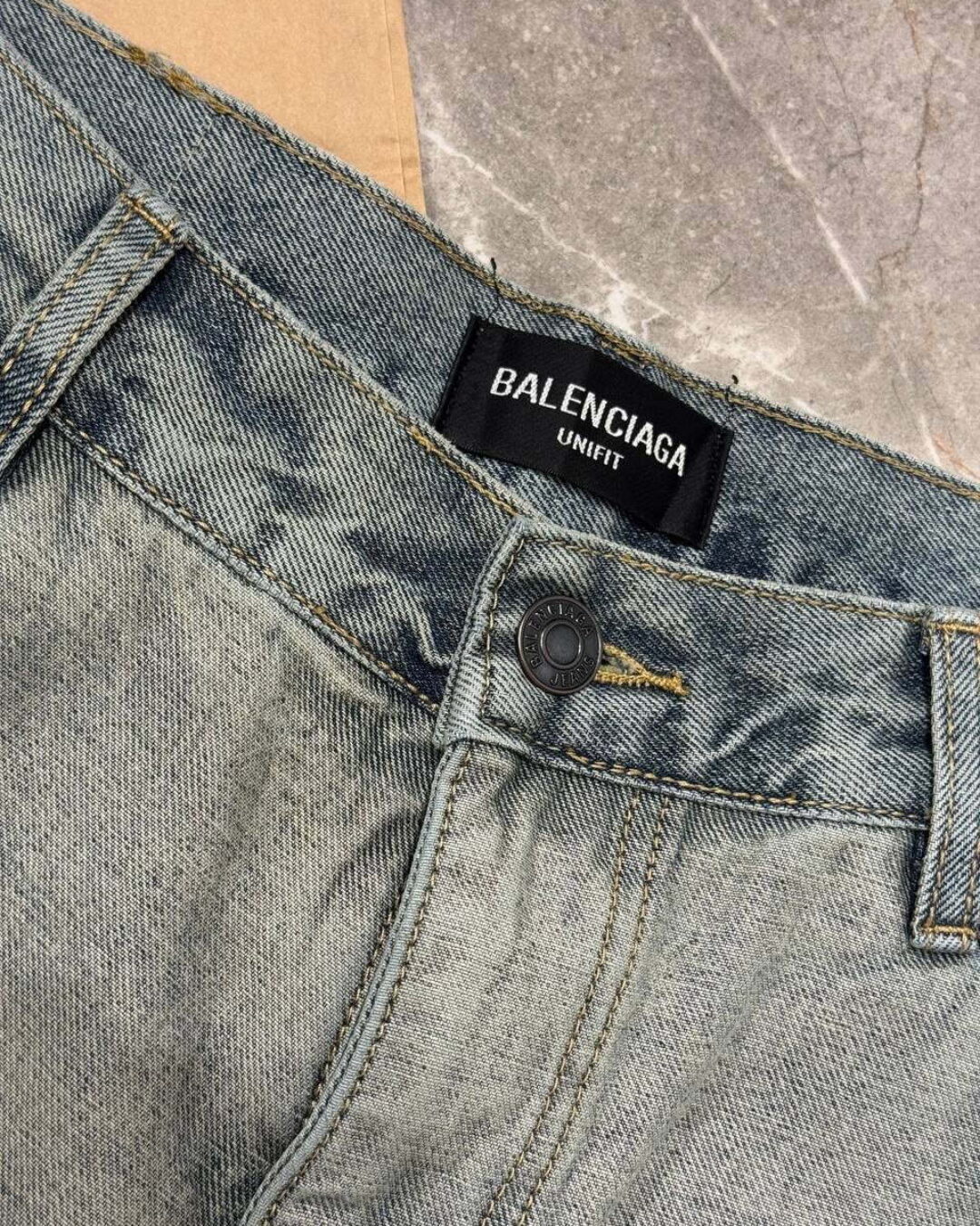 Джинсы Balenciaga — изображение 6