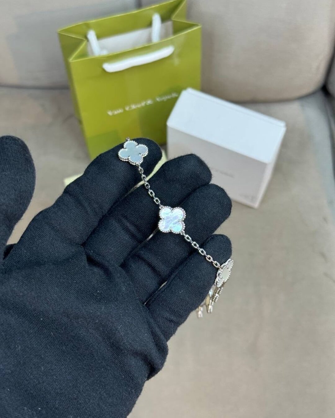 Колье Van Cleef & Arpels Vintage Alhambra (Silver/Reflective/Poly) — изображение 5