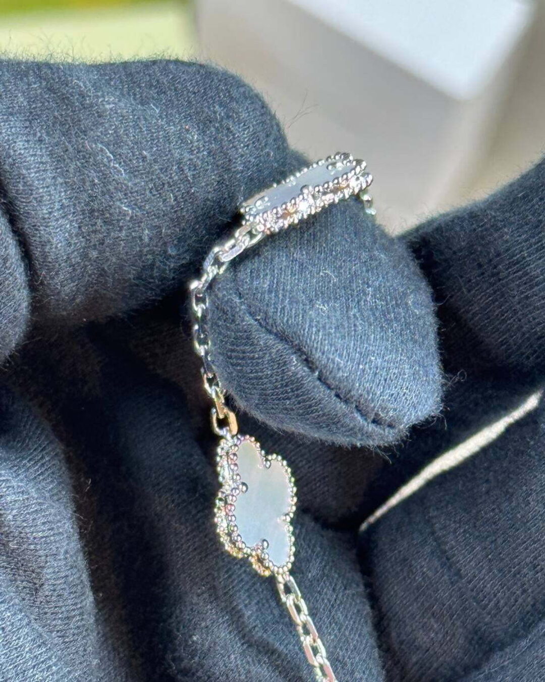 Колье Van Cleef & Arpels Vintage Alhambra (Silver/Reflective/Poly) — изображение 3