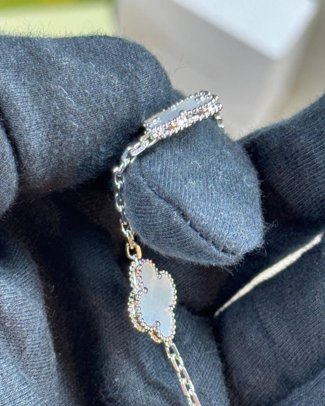 Колье Van Cleef & Arpels Vintage Alhambra (Silver/Reflective/Poly) — изображение 3