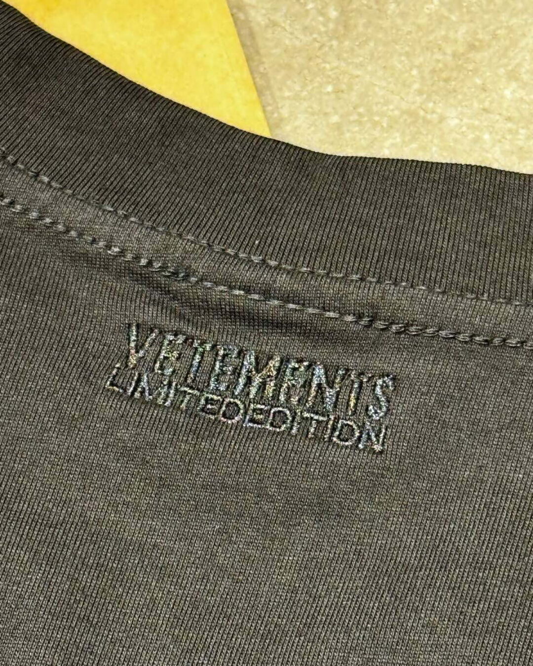 Футболка Vetements Cherry — изображение 5