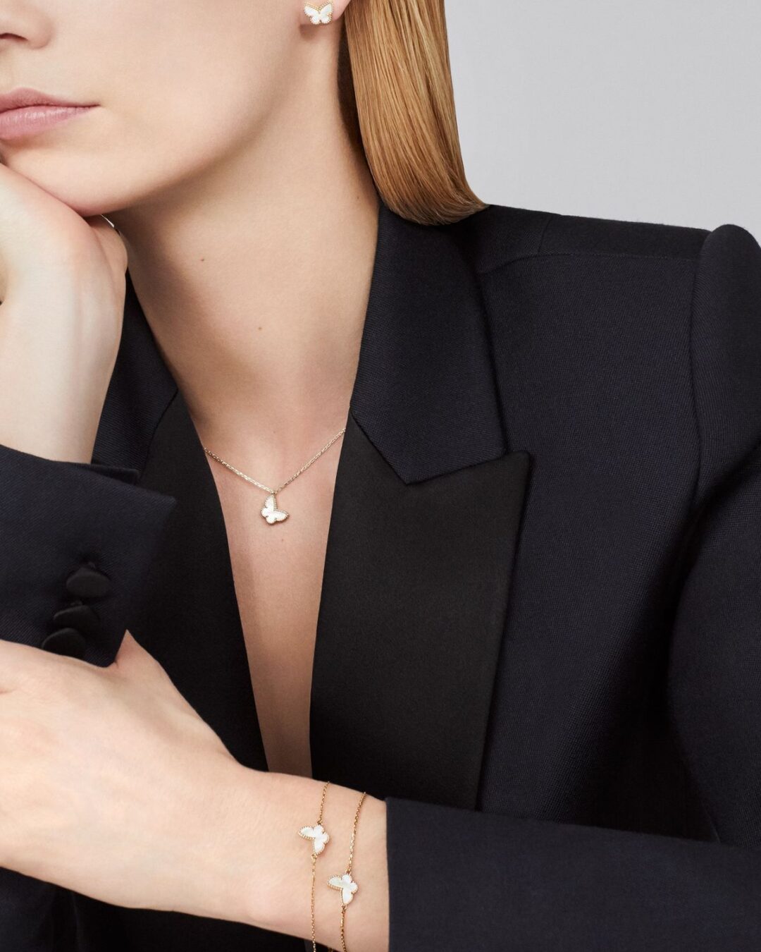 Серьги Van Cleef & Arpels Vintage Alhambra (Gold/White) — изображение 2