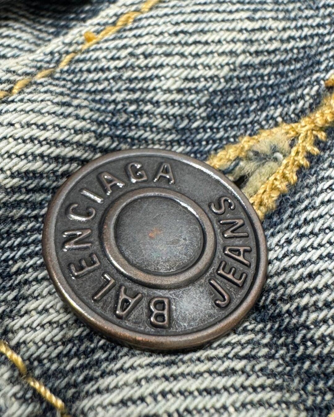 Джинсы Balenciaga — изображение 5