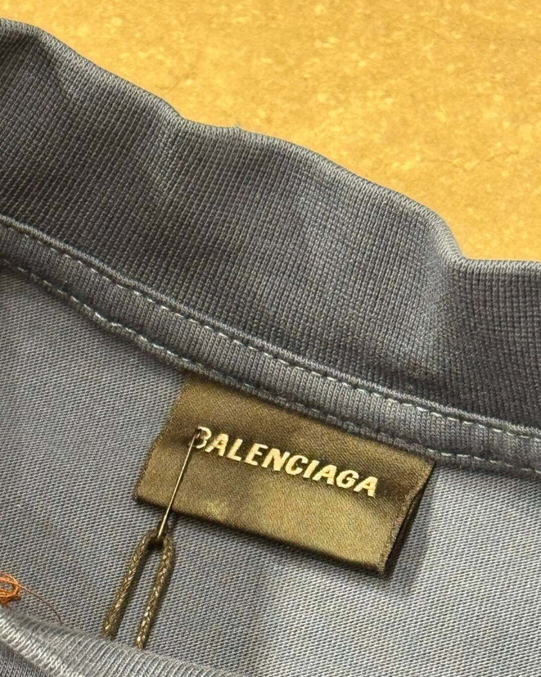 Футболка Balenciaga — изображение 5