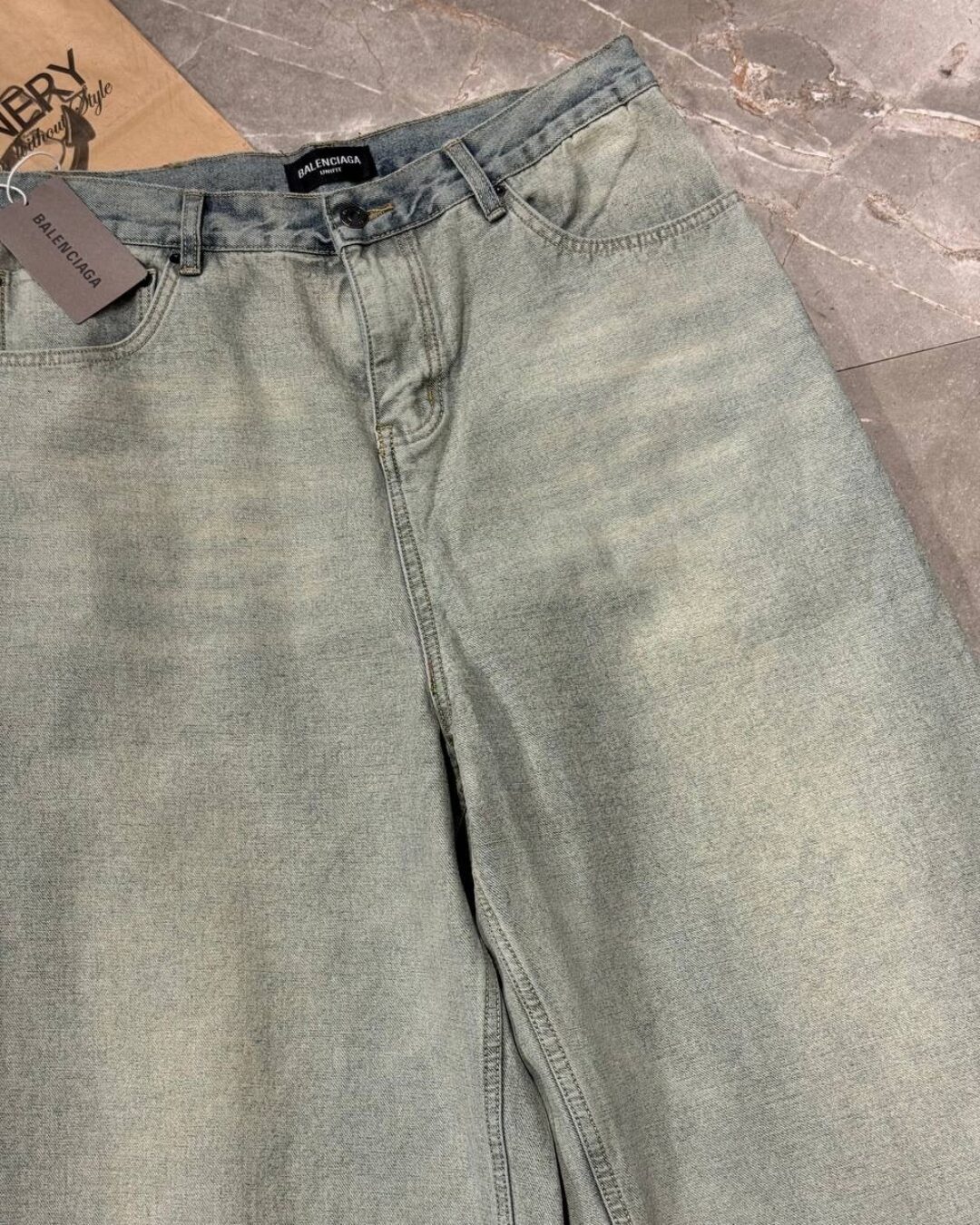 Джинсы Balenciaga — изображение 4