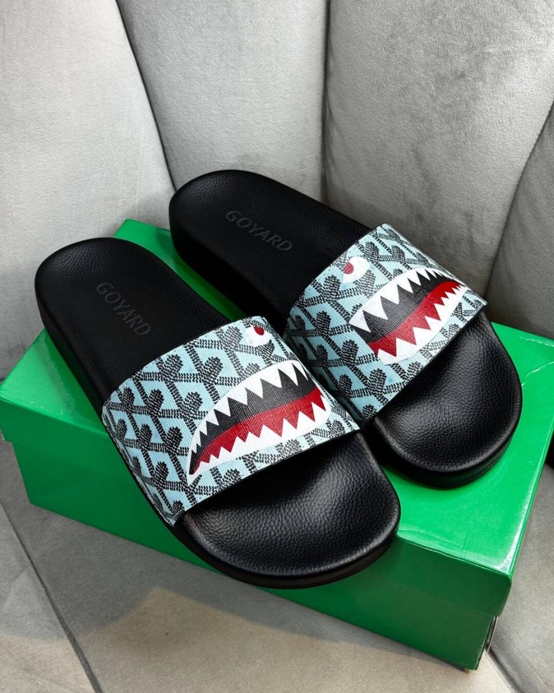 Тапки Goyard