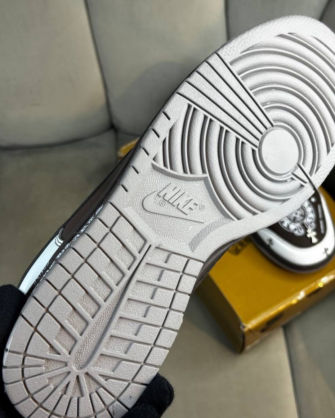 Кроссовки Nike x Chrome Hearts — изображение 9