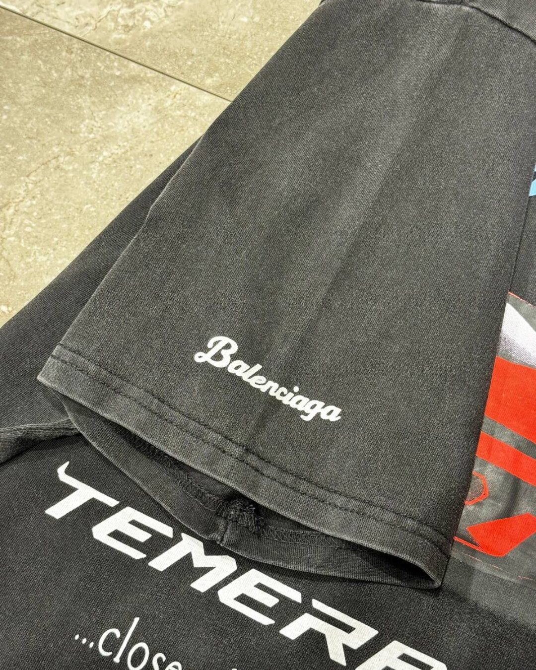 Футболка Balenciaga — изображение 8