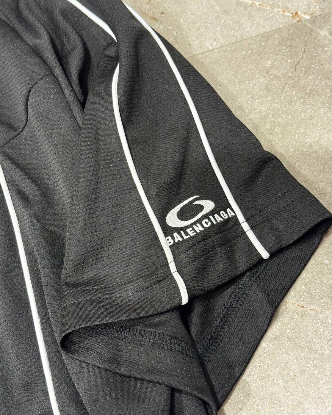 Футболка Balenciaga — изображение 9