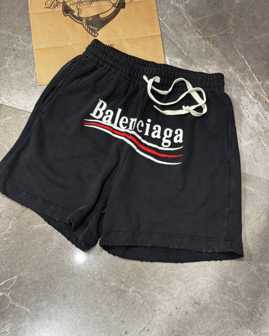 Шорты Balenciaga — изображение 3