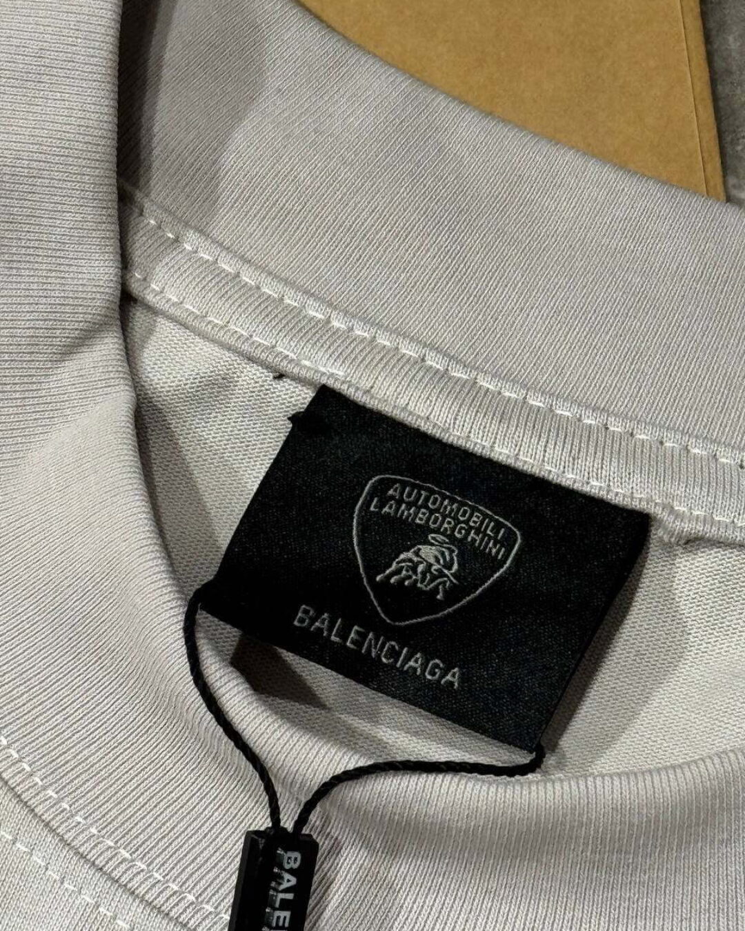 Кофта Balenciaga — изображение 5