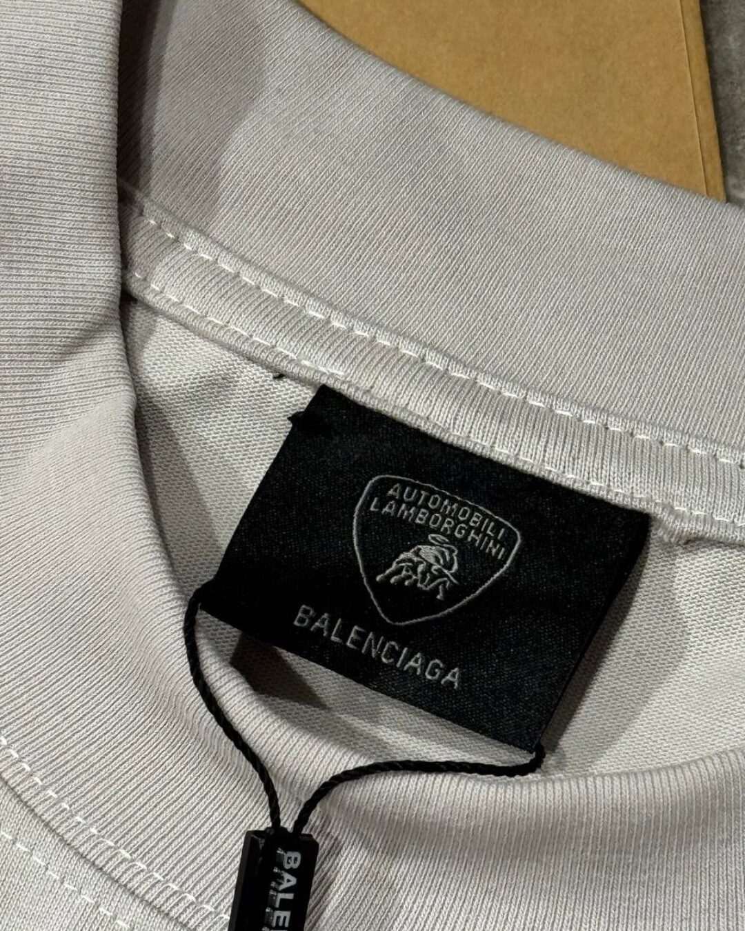 Кофта Balenciaga — изображение 5