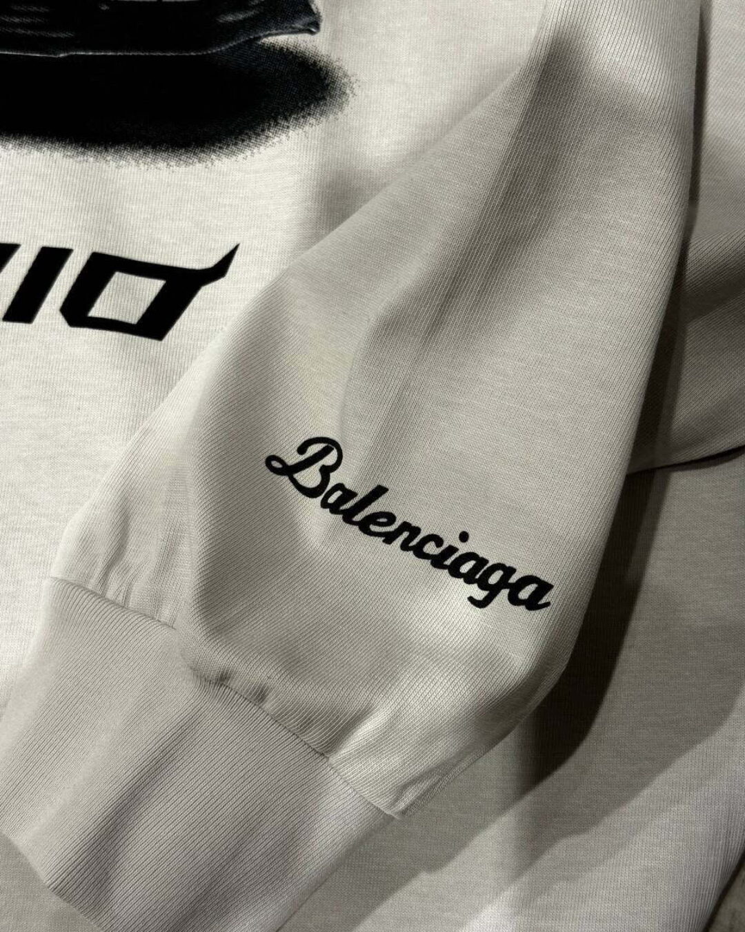 Кофта Balenciaga — изображение 8