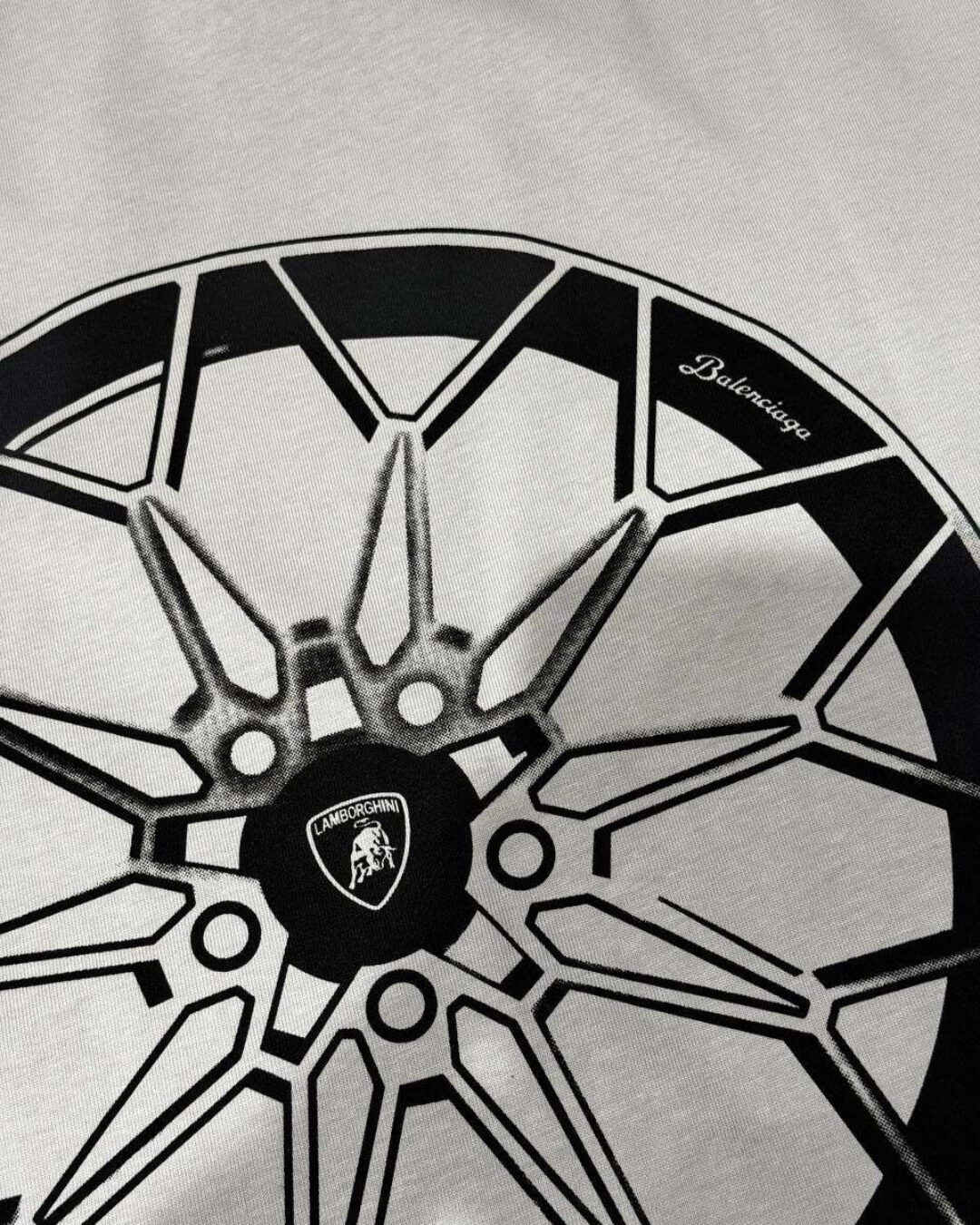 Кофта Balenciaga — изображение 9