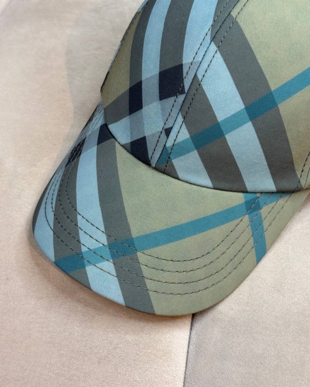 Кепка Burberry — изображение 4