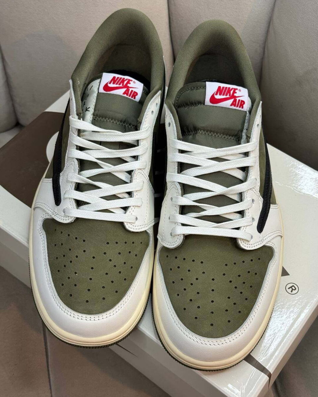 Кеды Travis Scott x Air Jordan 1 Retro Low OG SP Medium Olive — изображение 2
