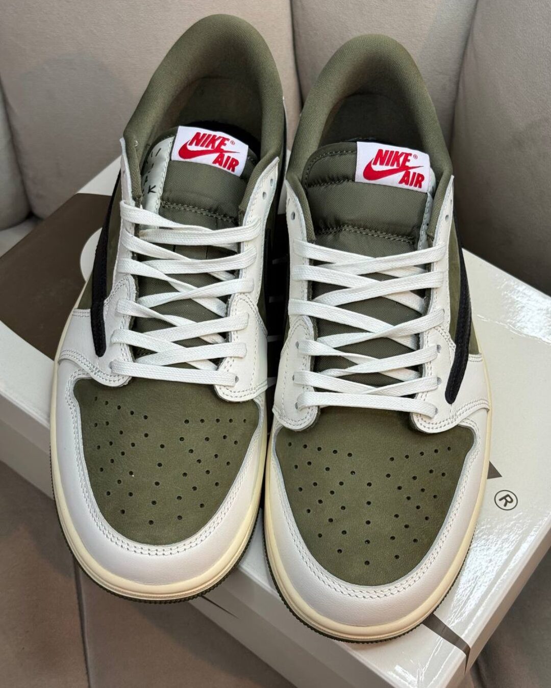 Кеды Travis Scott x Air Jordan 1 Retro Low OG SP Medium Olive — изображение 2