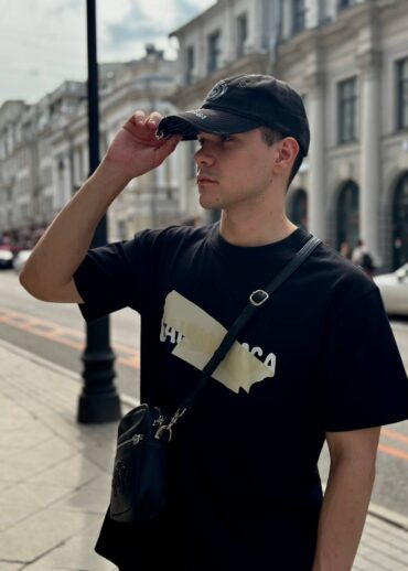 Футболка Balenciaga