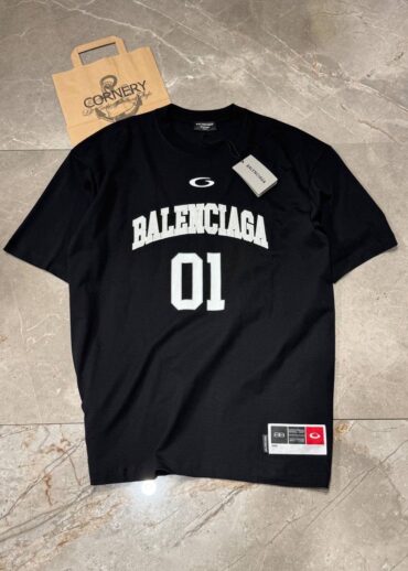 Футболка Balenciaga