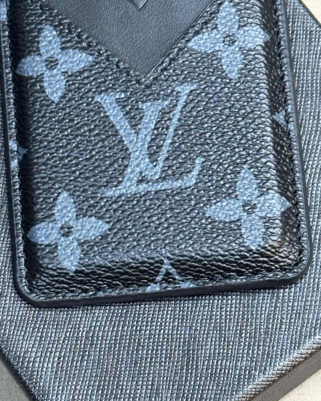 Картхолдер Louis Vuitton (Magsafe) — изображение 5