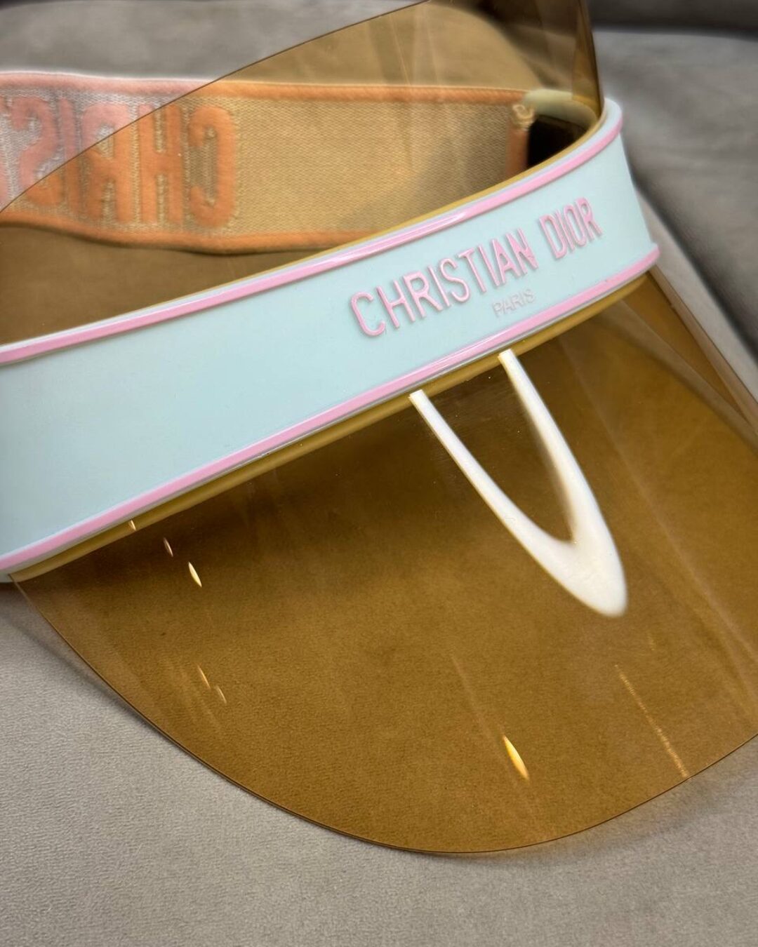 Солнцезащитный козырек Dior — изображение 9