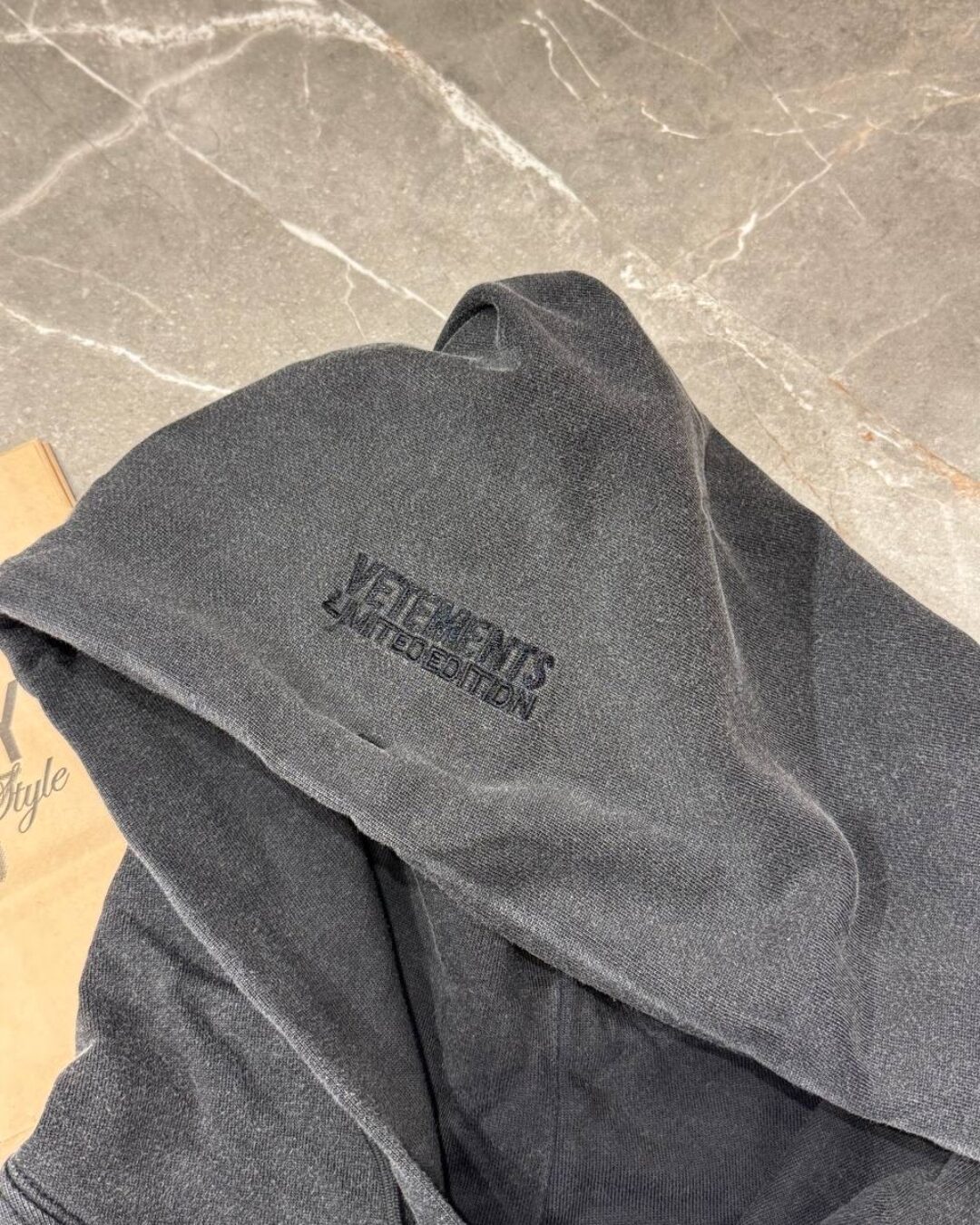 Худи Vetements — изображение 9