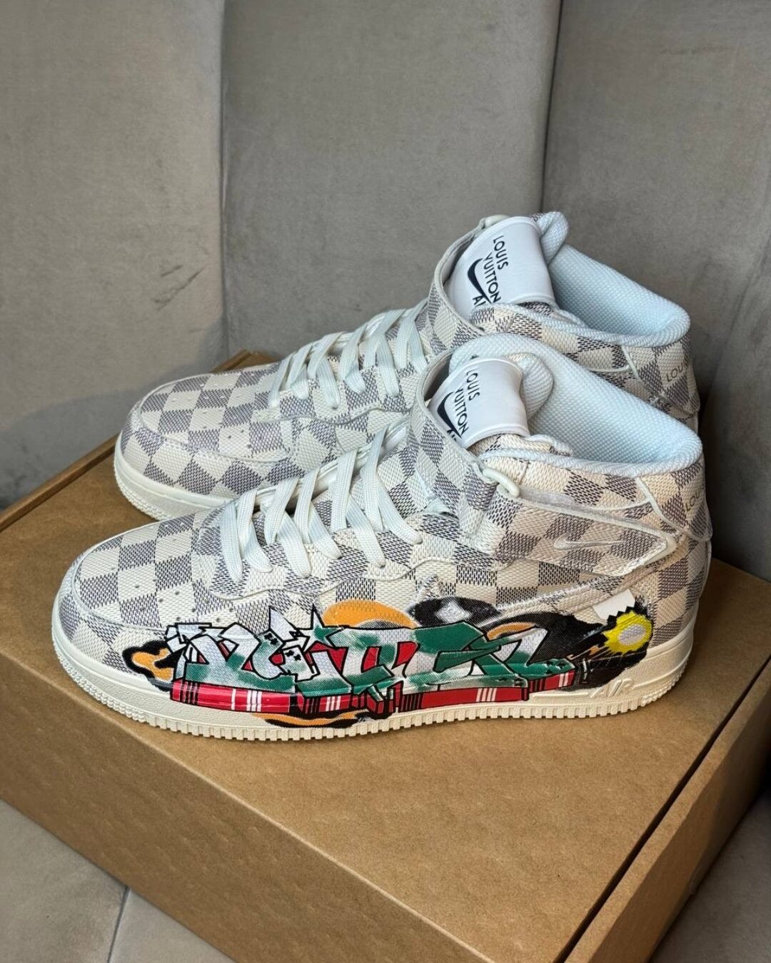 Кроссовки Nike Louis Vuitton x Air Force 1 Mid 'Graffiti' — изображение 6
