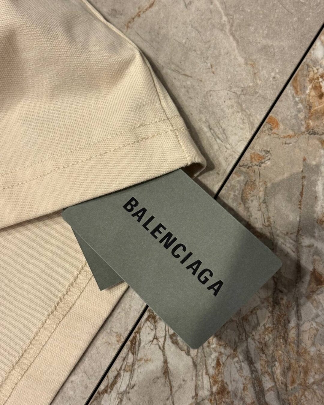 Футболка Balenciaga — изображение 6