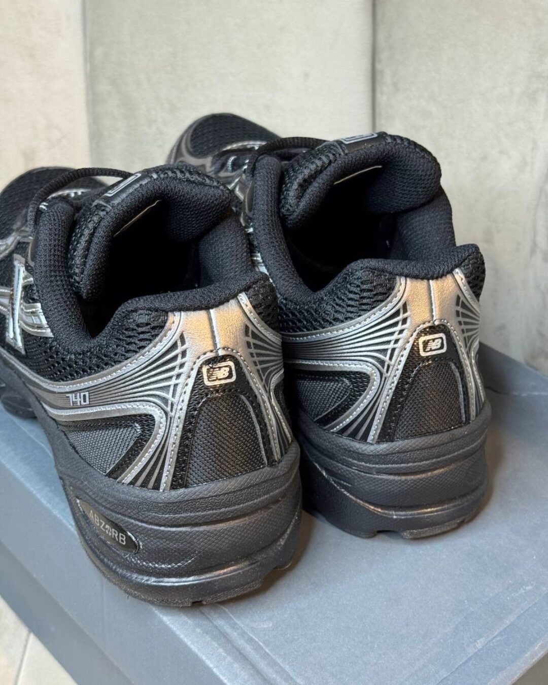 Кроссовки New Balance 740v2 Black Silver Metallic — изображение 2