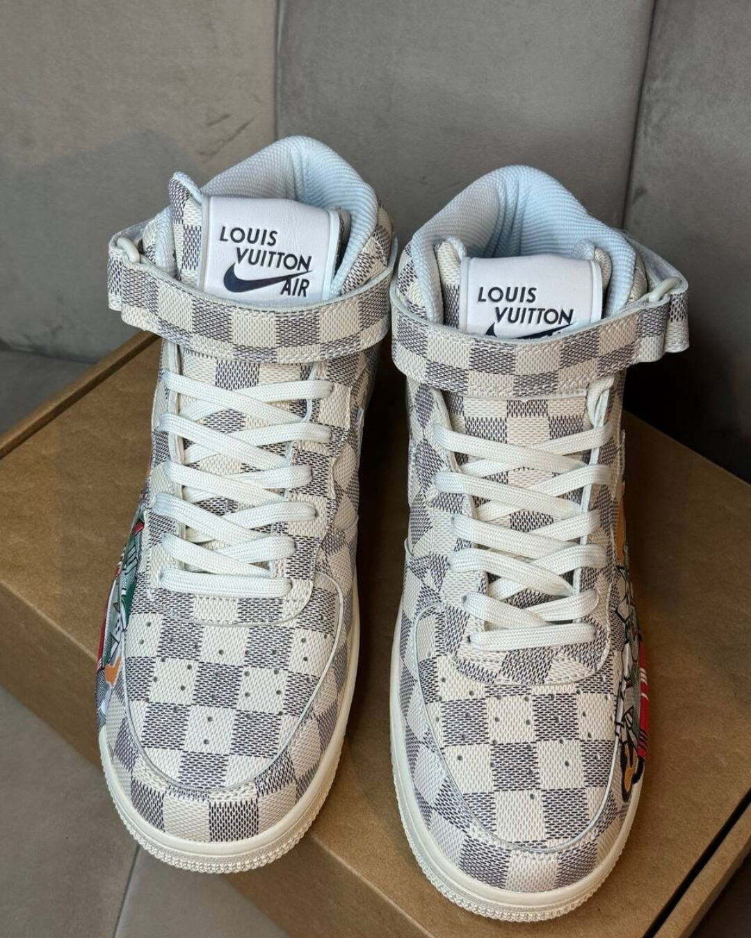 Кроссовки Nike Louis Vuitton x Air Force 1 Mid 'Graffiti' — изображение 5